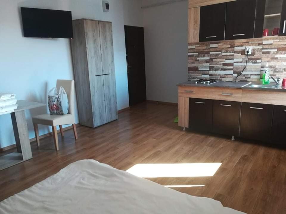Отель Casa Aurora Турда Экстерьер фото